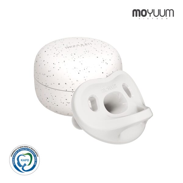 Ti giả 100% silicon Moyuum - 6m+ - Màu trắng